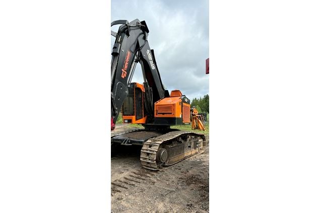 2015 TimberPro TN735B Track Feller Buncher